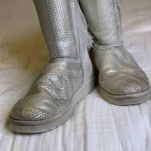 UGG Bailey Bow Silver Sequin Boots Women’s 10